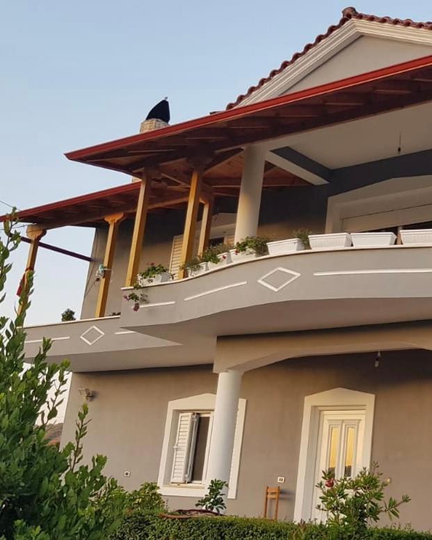 Rent Rooms Sakolli Berat Exterior photo
