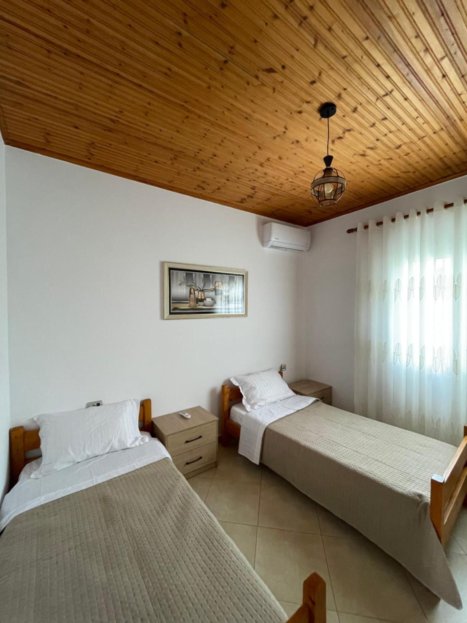 Rent Rooms Sakolli Berat Exterior photo