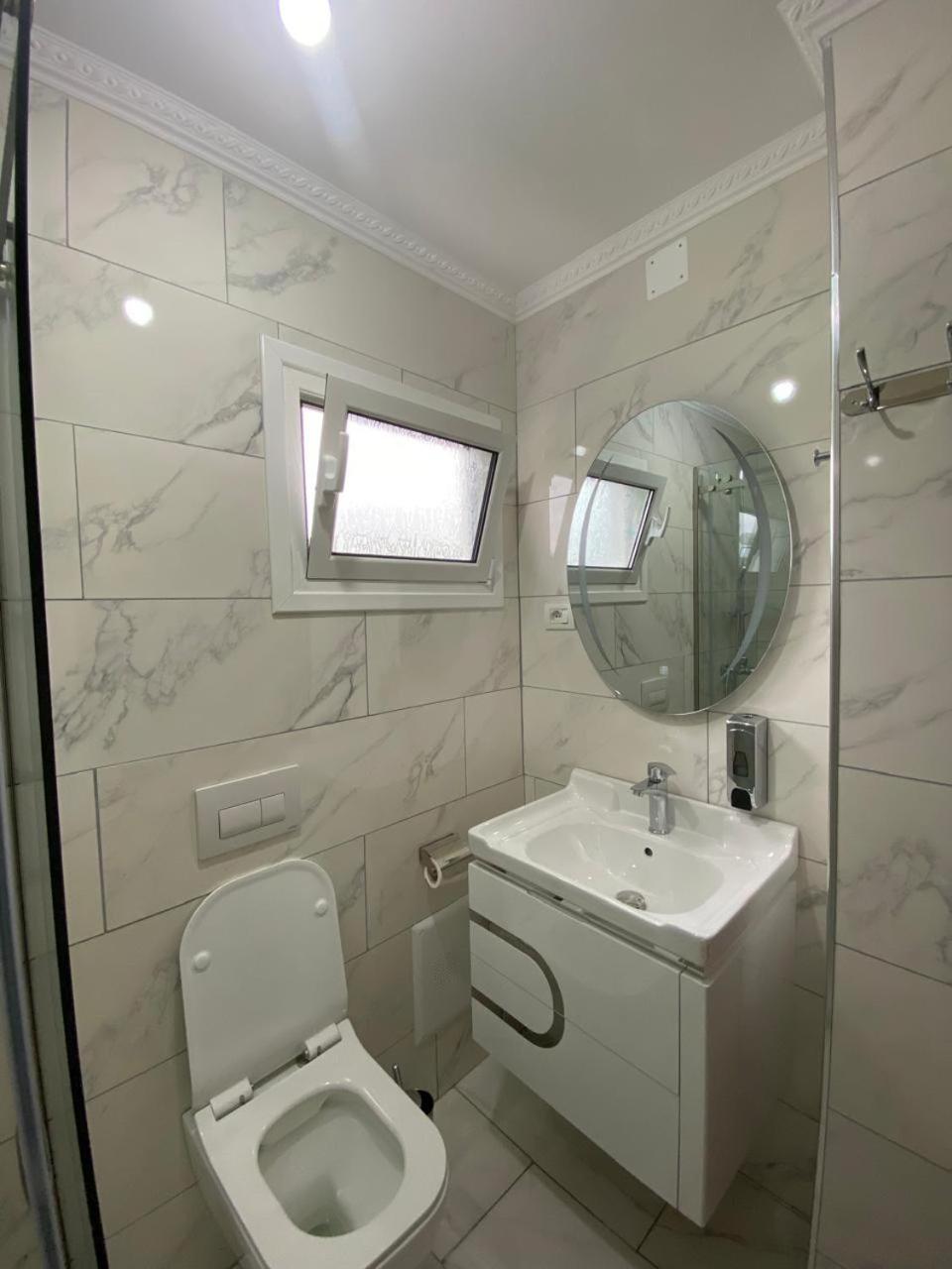 Rent Rooms Sakolli Berat Exterior photo