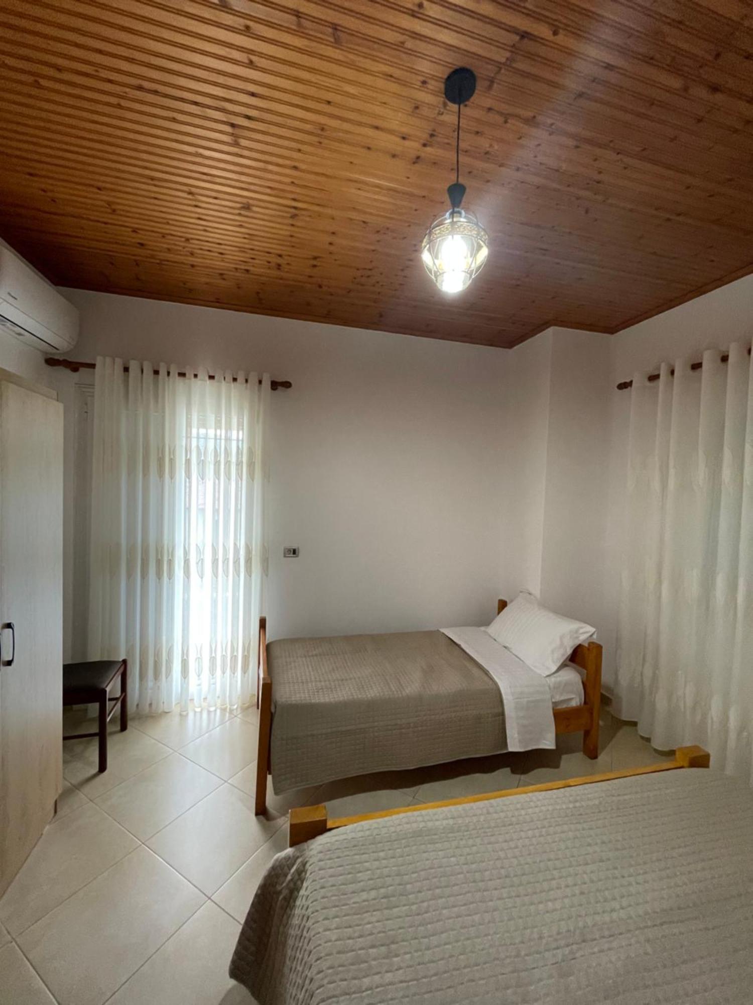 Rent Rooms Sakolli Berat Exterior photo